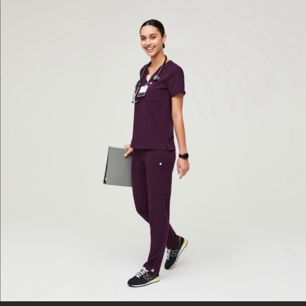 Figs Yola skinny scrub pant in Deep Purple, size XS